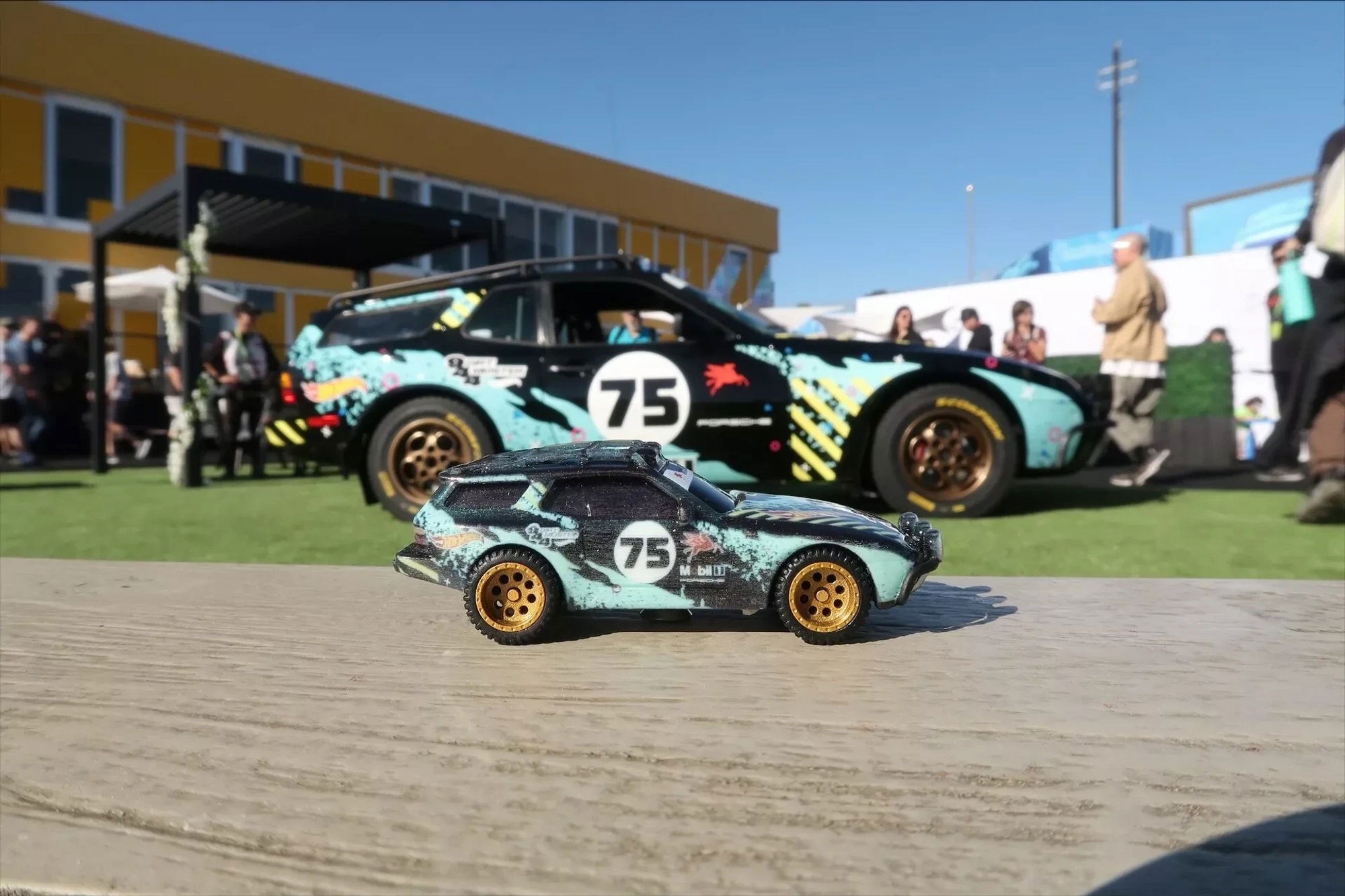 ホットウィール　 Porsche 944 Dirtmeister Porsche Dirtmeister 944 RLC Exclusive - YouTube